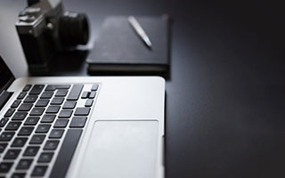 始祖鸟母公司发布上市后首份财报，麦当劳冠名法甲