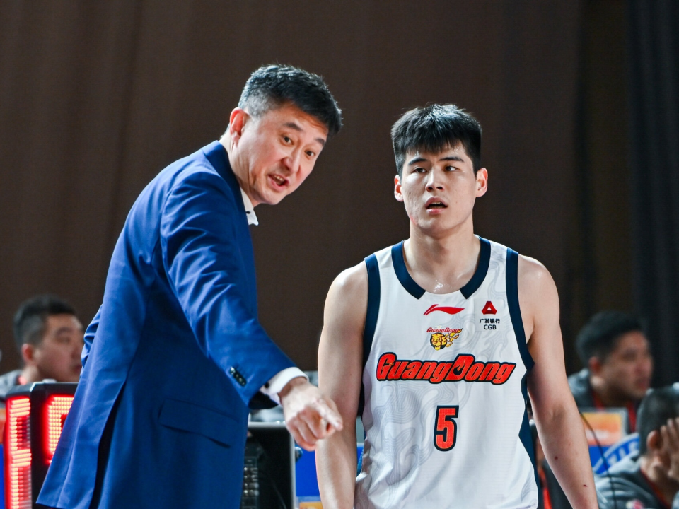 CBA告别24年垄断，迎来全新乱世！上一次没辽粤，姚明夺冠